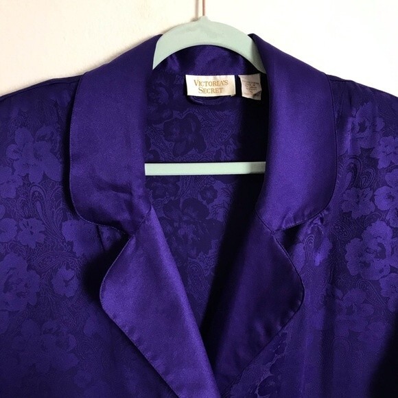 Victoria Secret Gold Tag Vintage Robe- Purple Floral- Shoulder pads- Size Small - Picture 6 of 8